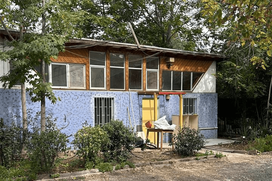 Fundamor Converts Storage Building into Volunteer Housing